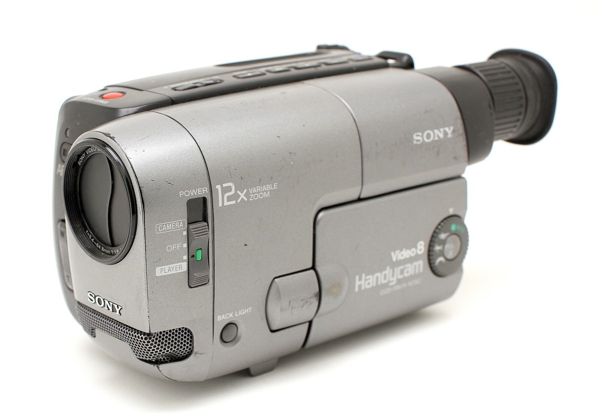 SONY Handycam CCD-TRV11 Hi8 8mm Video Camcorder Turn ON - For