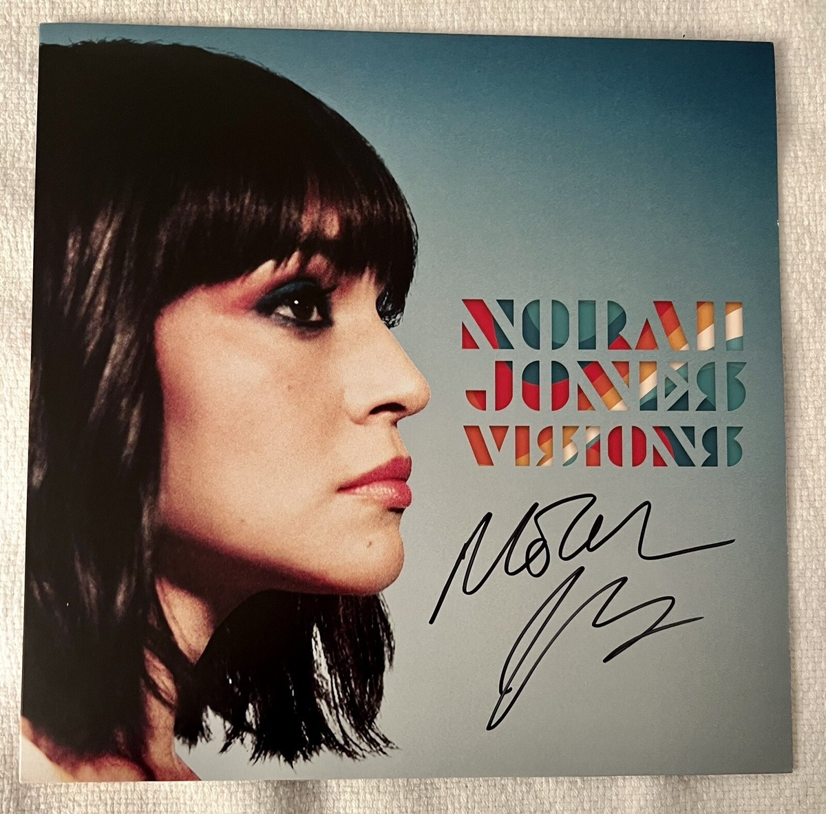 NORAH JONES VISIONS SIGNED RECORD ALBUM TEAL COLORED VINYL