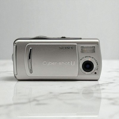Sony Cyber-shot U DSC-U20 Silver Digital Camera w/Memory Stick 2MP