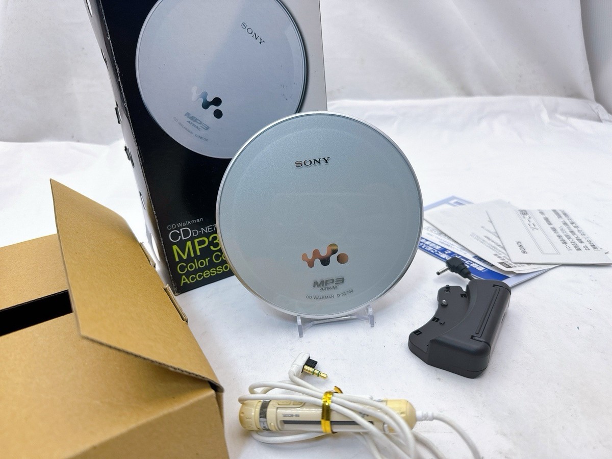 Sony Walkman D-NE730 Portable CD MP3 Player White Silver w/ Remote