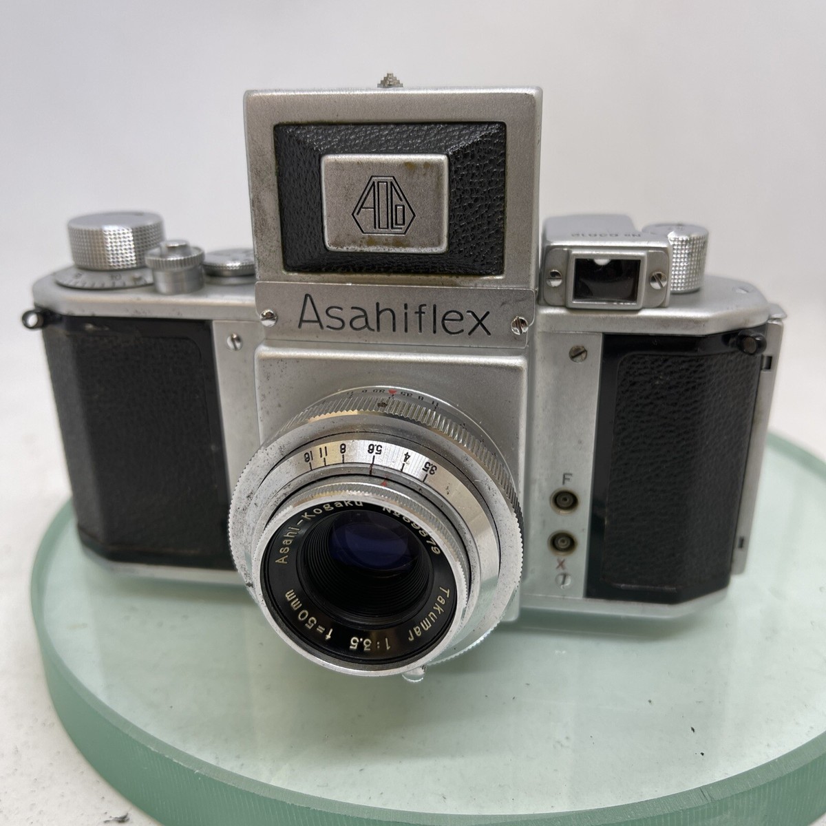 ASAHIFLEX IIB 1954. 35mm SLR camera. 