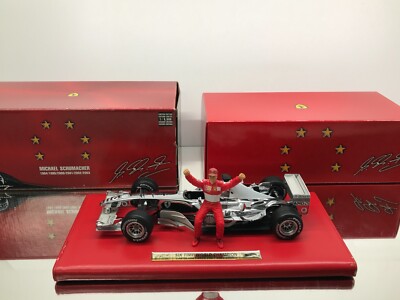 HOTWHEELS C7332 FERRARI F2003-GA F1 #1 SCHUMACHER -CHROME 1:18