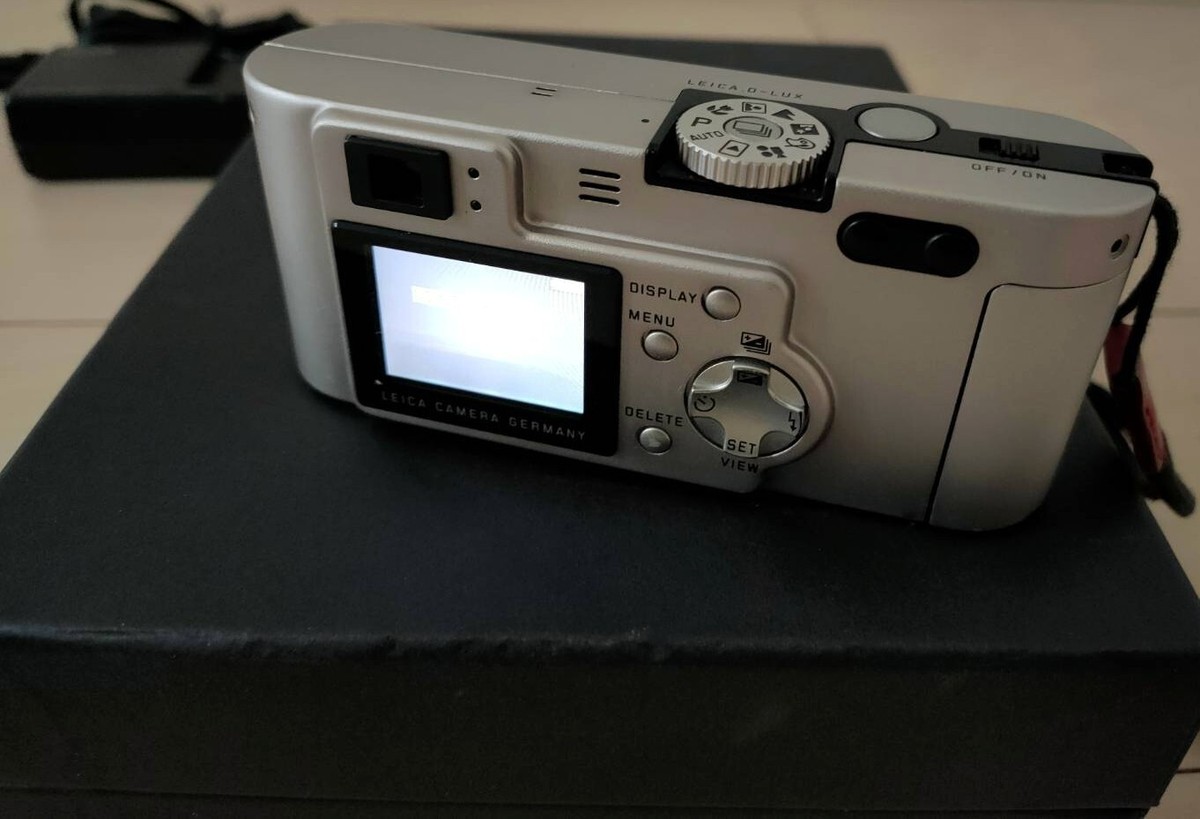 RARE Leica D-LUX Compact Digital Camera Silver 1st Generation 2003