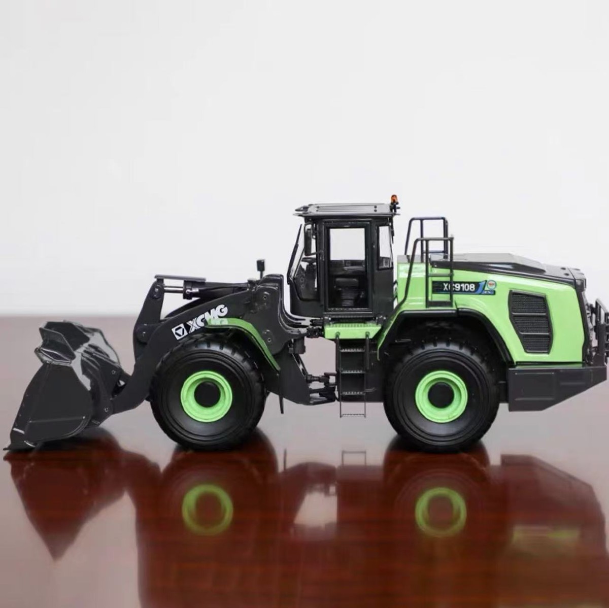 1/35 Scale XCMG XC9108-EV Wheel Loader Diecast Model Collection