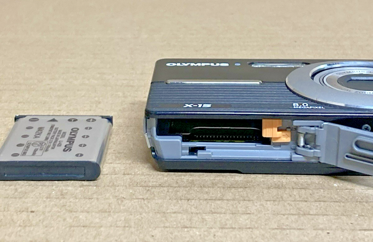 Olympus X-15 Digital Camera With Battery 8.0 Mega Pixel Untested