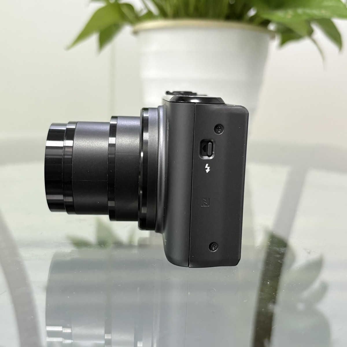 Canon PowerShot SX730 HS Digital Camera with Flip Screen 20.3MP