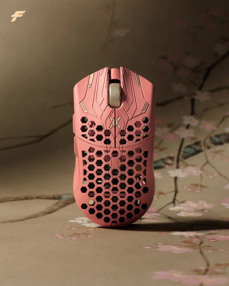 Finalmouse Ultralight ULX x Sakura Limited Edition - All Sizes