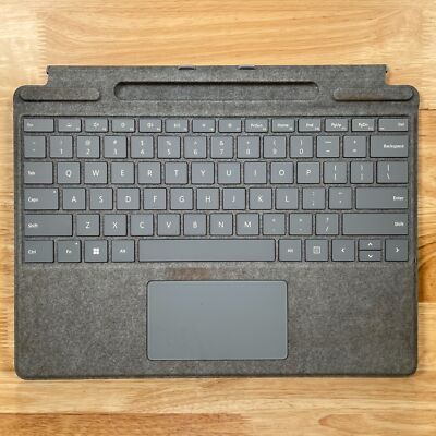 Microsoft Surface Pro 1864 QWERTY Signature Keyboard For Surface