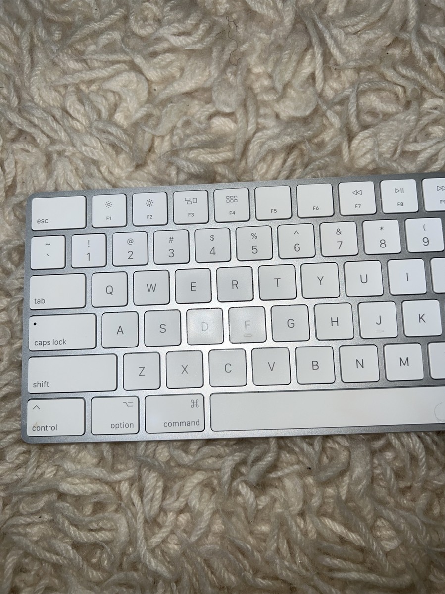 Apple A1843 Wireless Magic Keyboard w/Numeric Keypad Silver