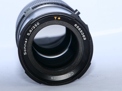 Hasselblad Zeiss Sonnar-CF 250mm f5.6 T* Telephoto Lens. Hood