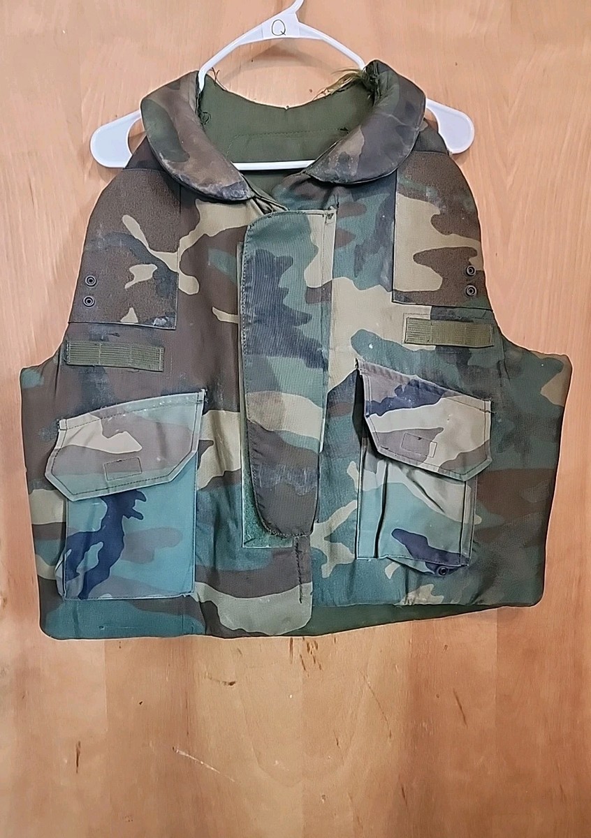 US Army Camo Body Armor, Fragmentation Protective Vest Ground