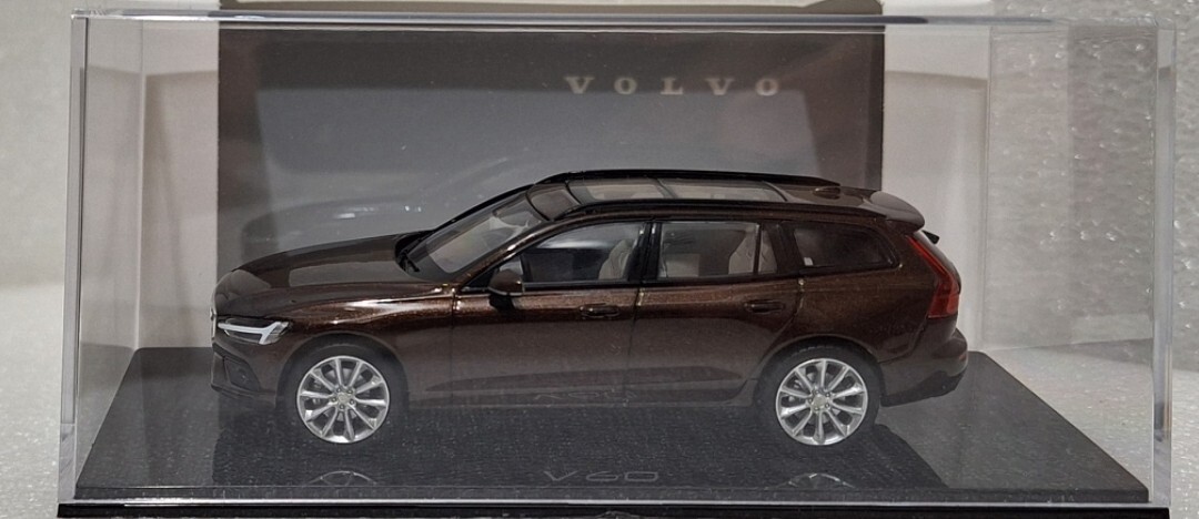 Volvo V60 Brown 2019 1:43 Norev 2310327-000-000 Diecast Model Car