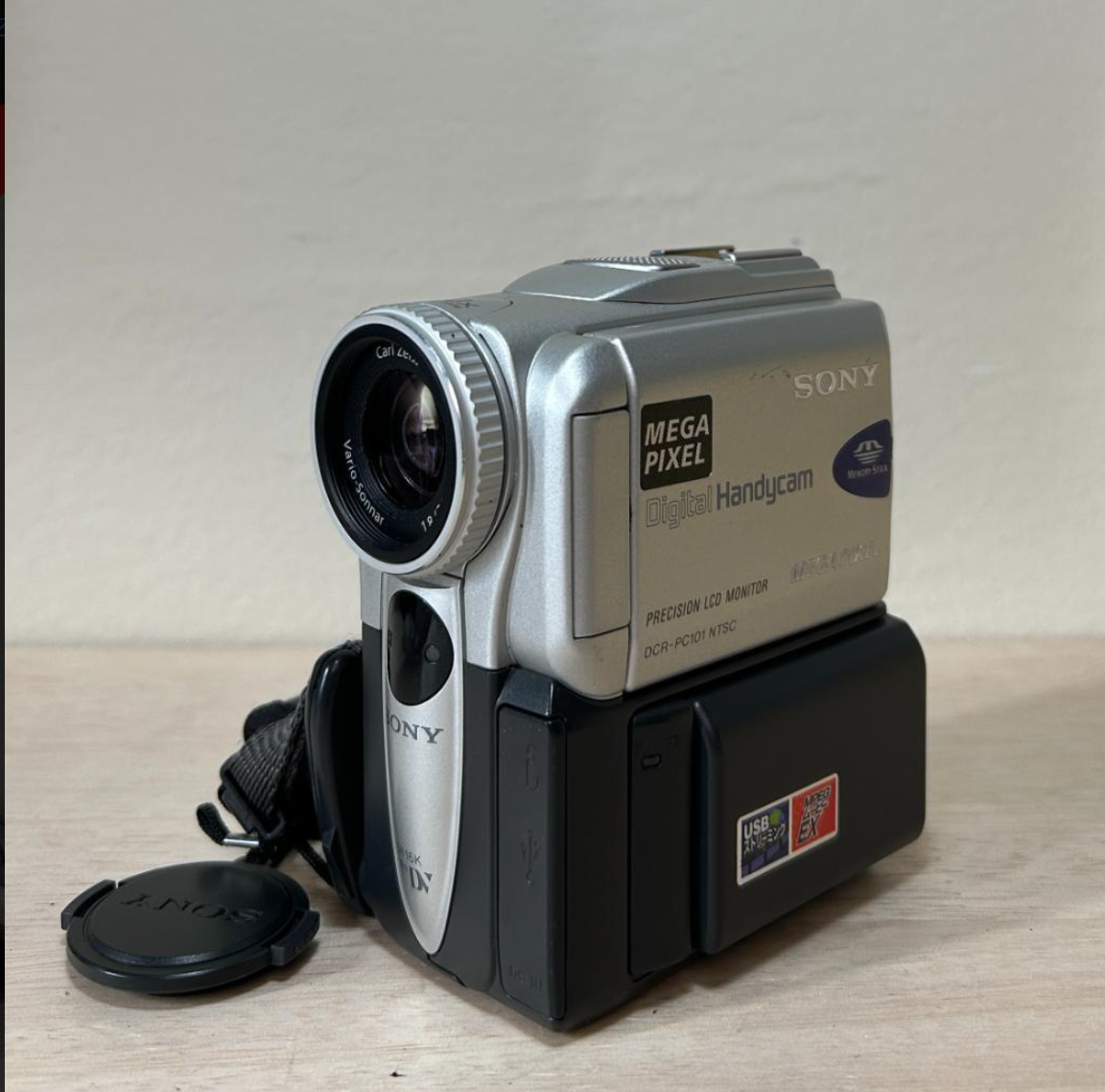 Sony DCR-PC101 Mini DV Camcorder Digital Video Camera For mini DV