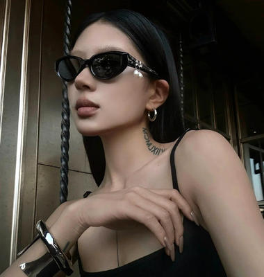 GentleMonster Sunglasses Jennie - Fish Tail 01 Black Frame Black