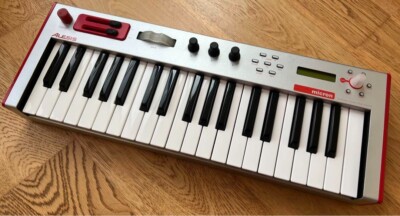 Alesis Micron Anolog Modeling Keyboard Synthesizer Fully Working