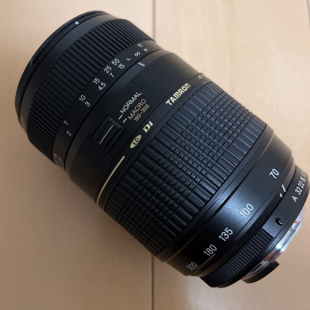 TAMRON Telephoto Zoom Lens AF 70-300mm F4-5.6 Di LD MACRO 1:2