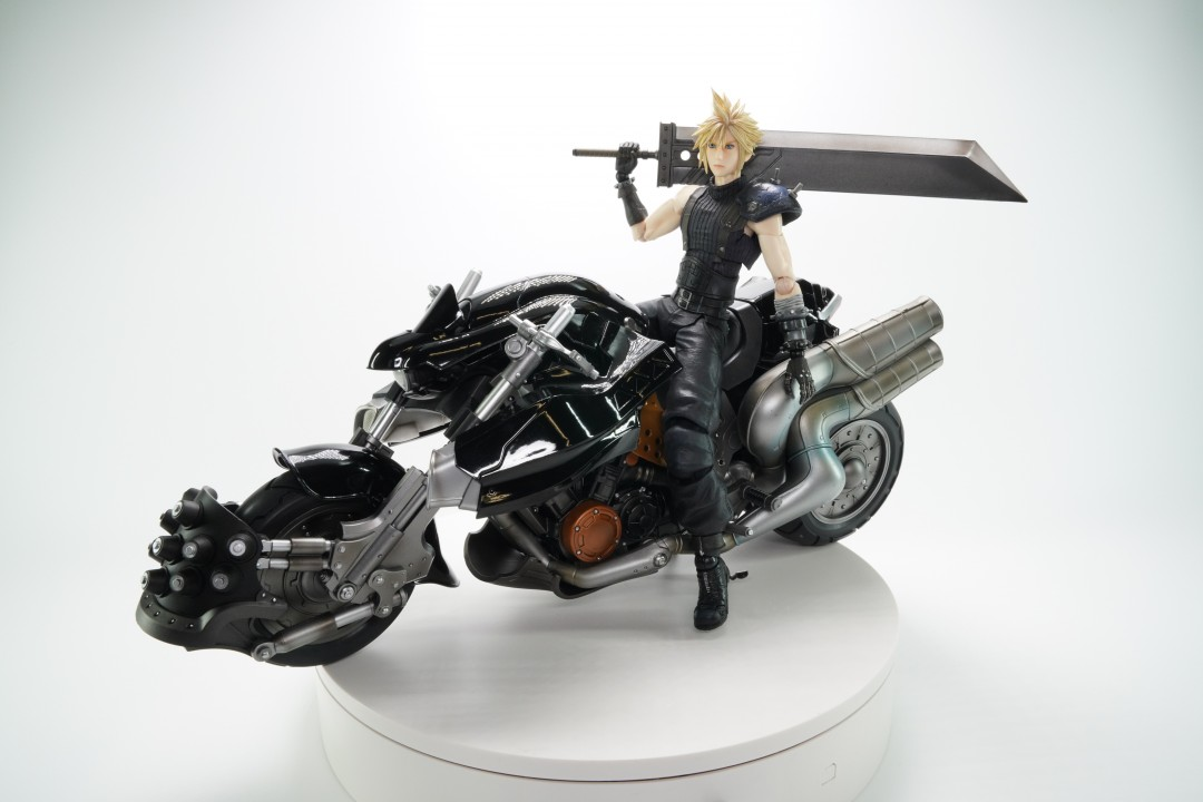 Final Fantasy VII Cloud Strife & Hardy Daytona Bike Figure Remake