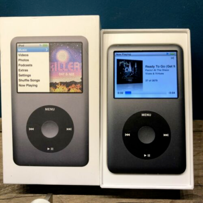 NEW Apple iPod Classic 7th Generation 160GB Black Retail box - 2