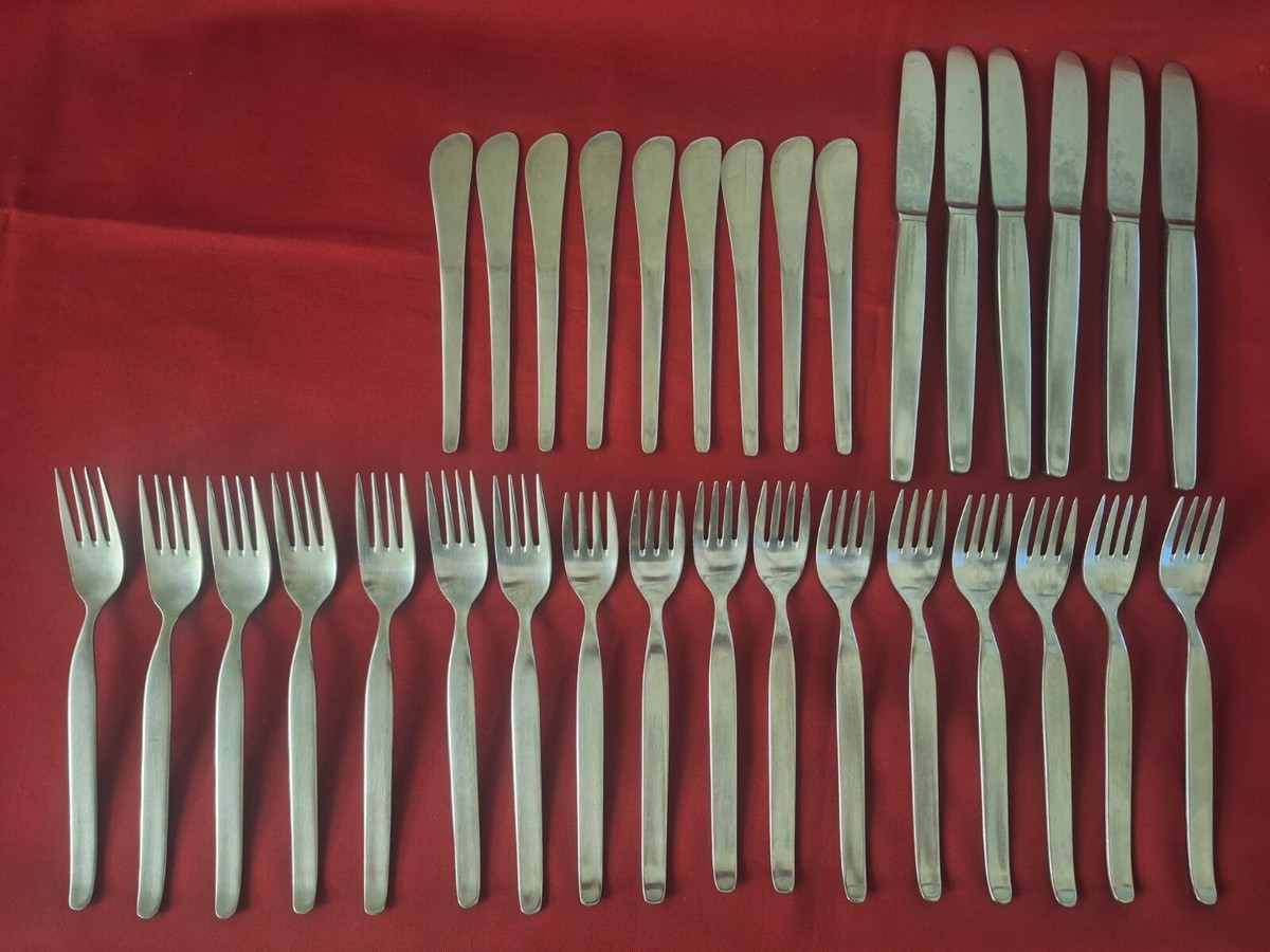 32 pcs C. Hugo Pott Linden Solingen Germany 18/8 Stainless Satin