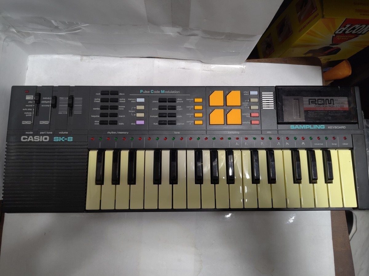 Casio SK-8 Sampling Keyboard Nice With ROM Pack 555 Works W Batte