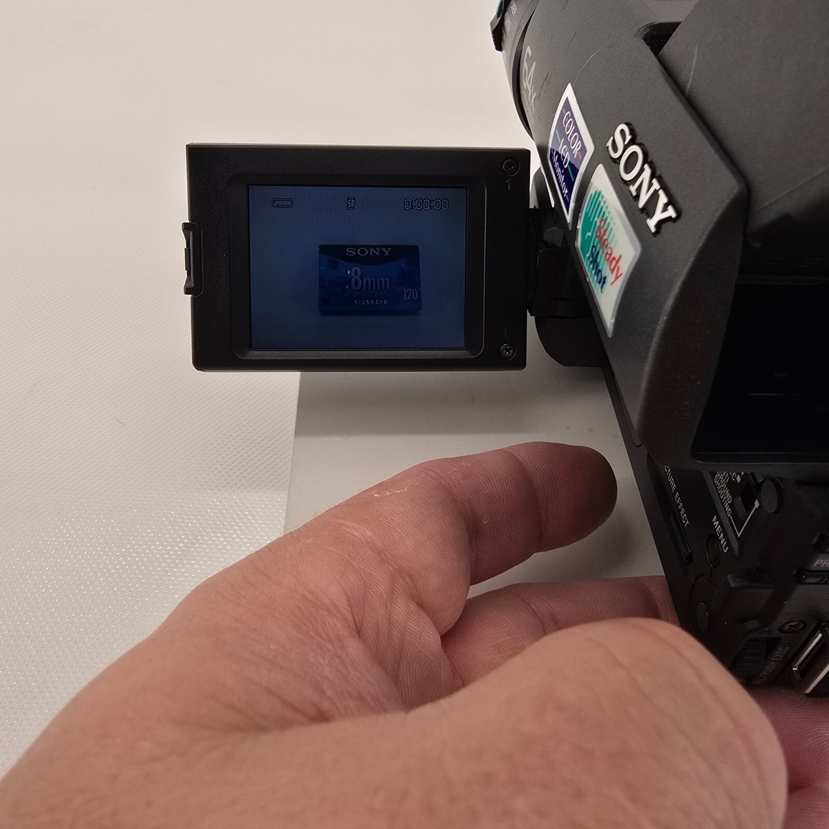 Sony Handycam Vision CCD-TRV25 Digital 8 XR Video Camcorder 64x