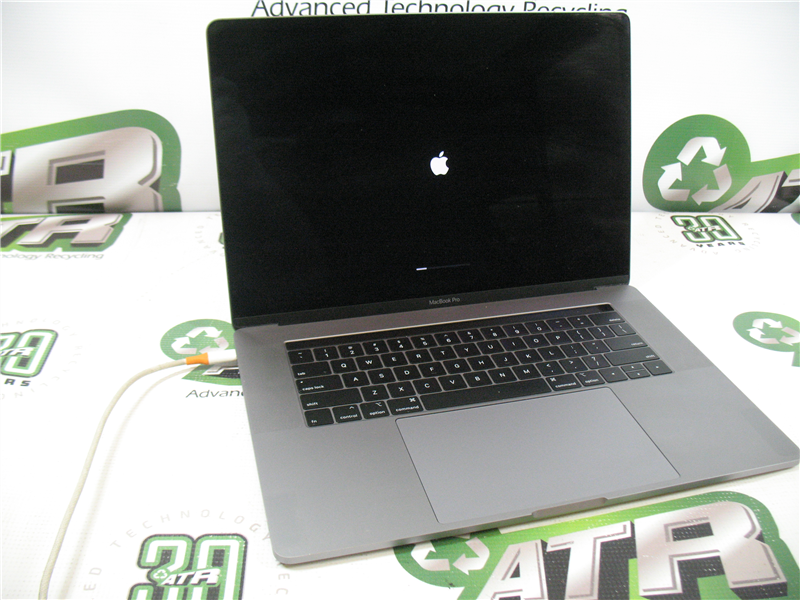 Apple MacBook Pro Laptop A1990 EMC 3215 i7-8750H 32GB RAM 256GB