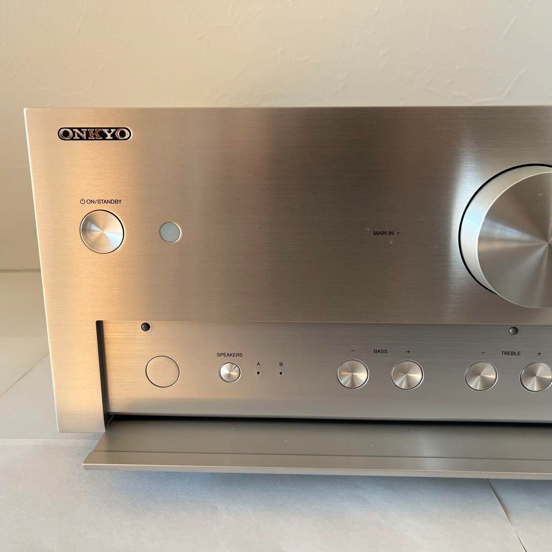 Onkyo A-9070 Stereo integrated amplifier with built-in DAC Fully