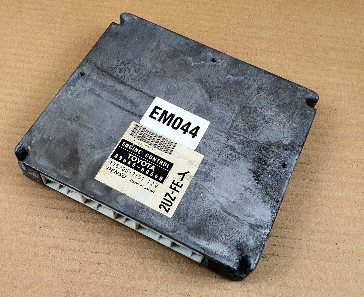 TOYOTA Land Cruiser 89666-60660 2UZ-FE Ecu Ecm oem jdm used