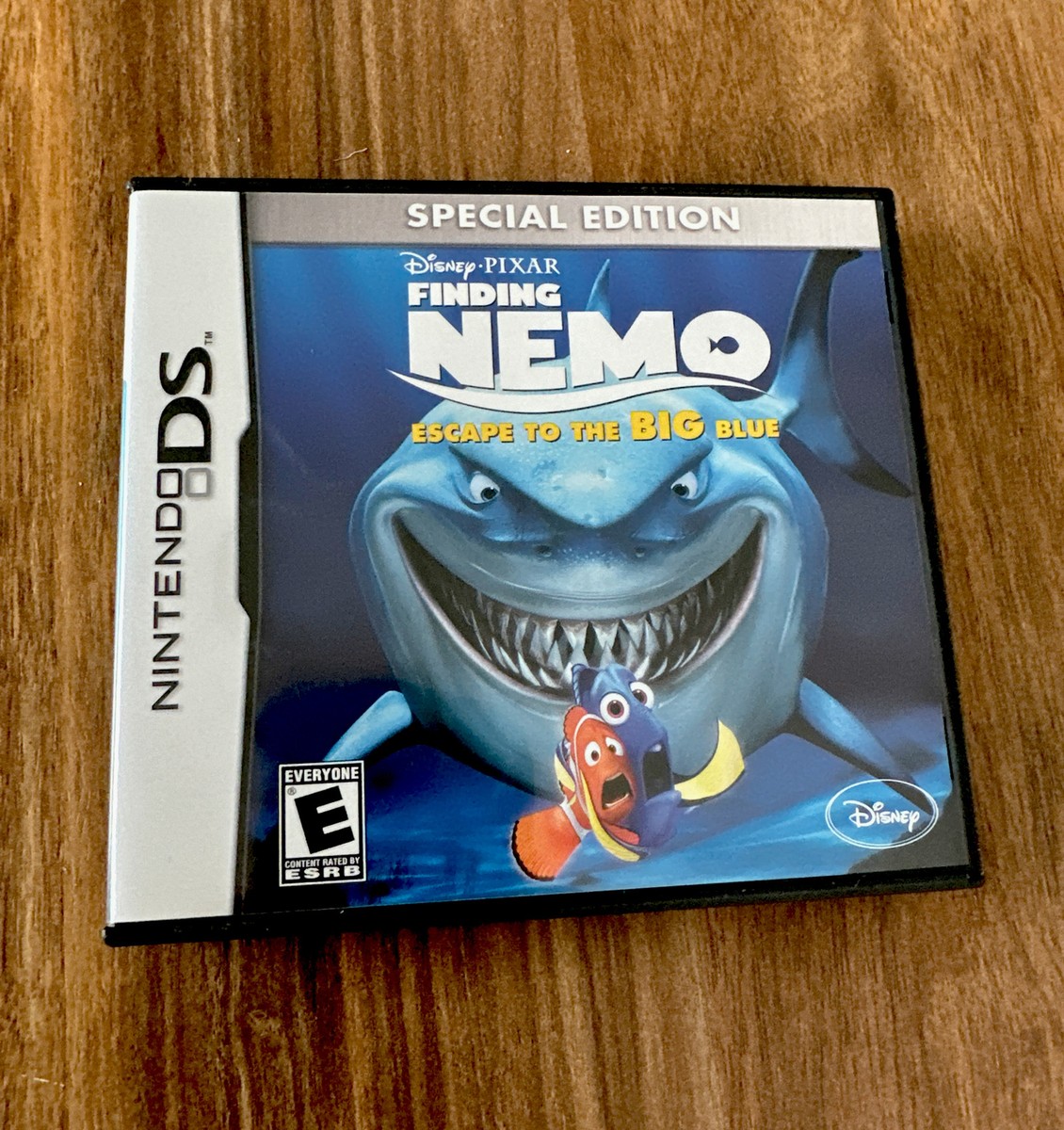 Nintendo DS Special Edition Disneys Finding Nemo: Escape to the