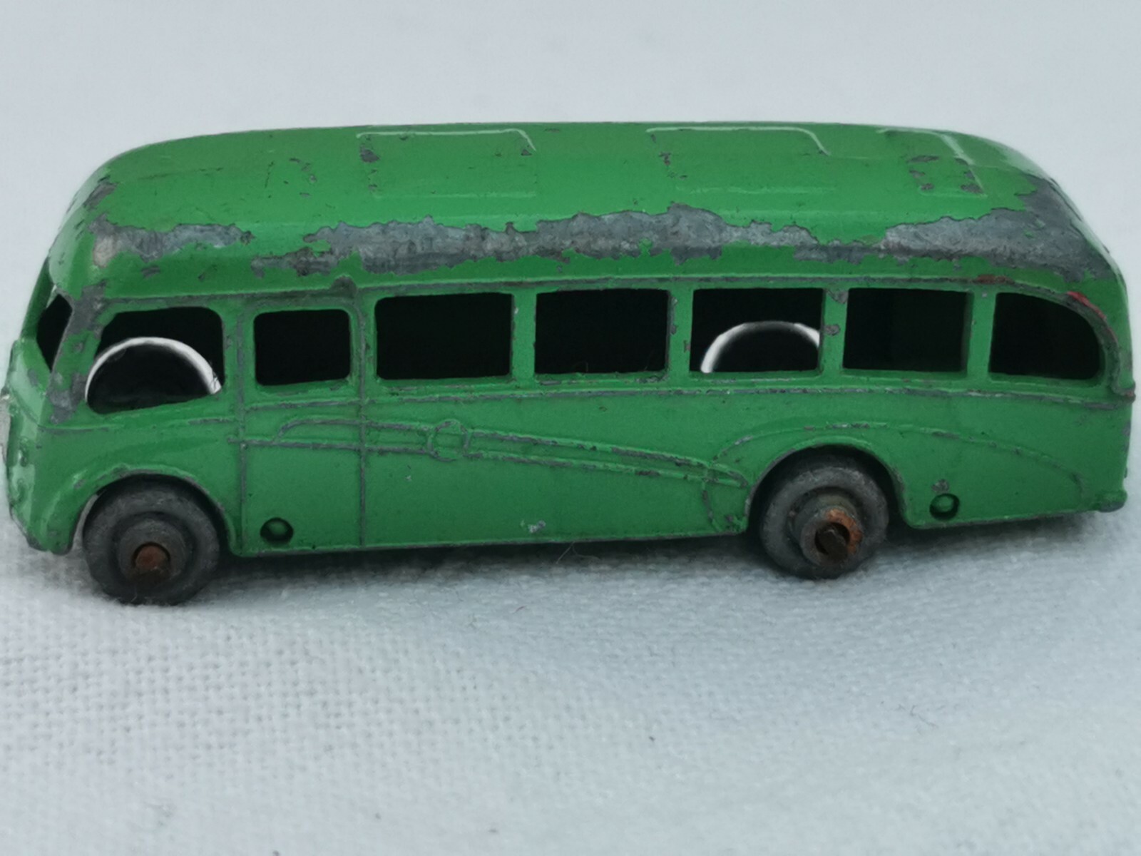 Matchbox 21a, Bedford Coach - Free Price Guide & Review