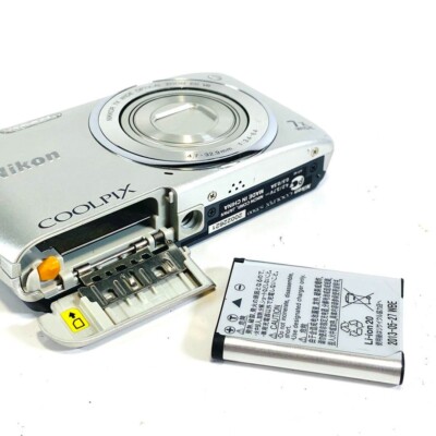 Nikon COOLPIX S3500 Silver Compact Digital Camera | eBay