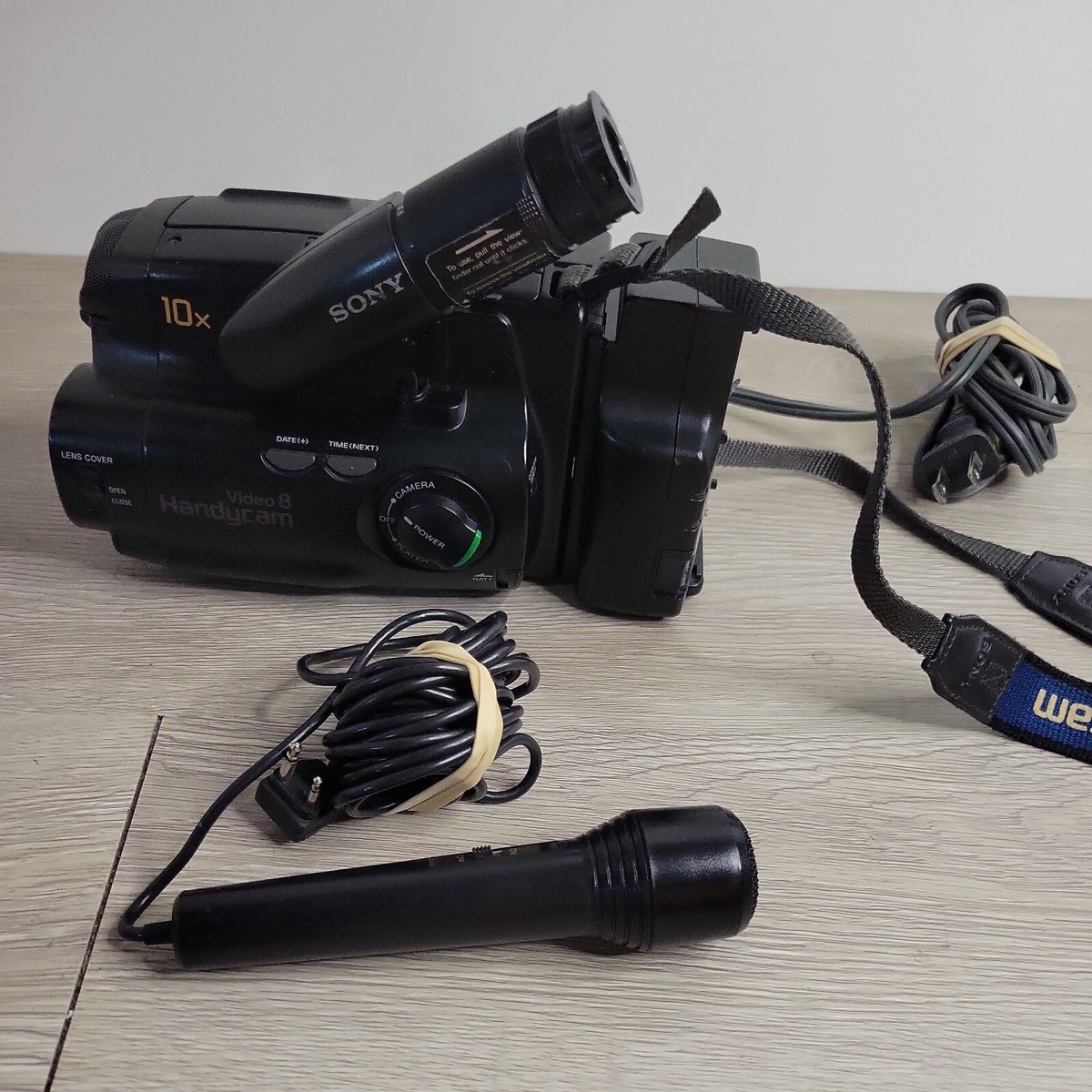 Sony Handycam CCD-TR30 8mm Video8 Vintage Camcorder Camera Video
