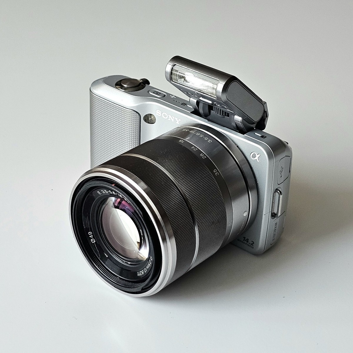 Sony NEX-3 DIGITAL CAMERA WITH SILVER SONY SEL1855 18-55mm LENS