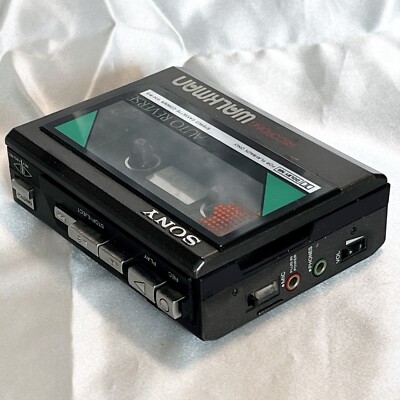 SONY WM-R15 1984 Recording Walkman Black Power on For Parts or
