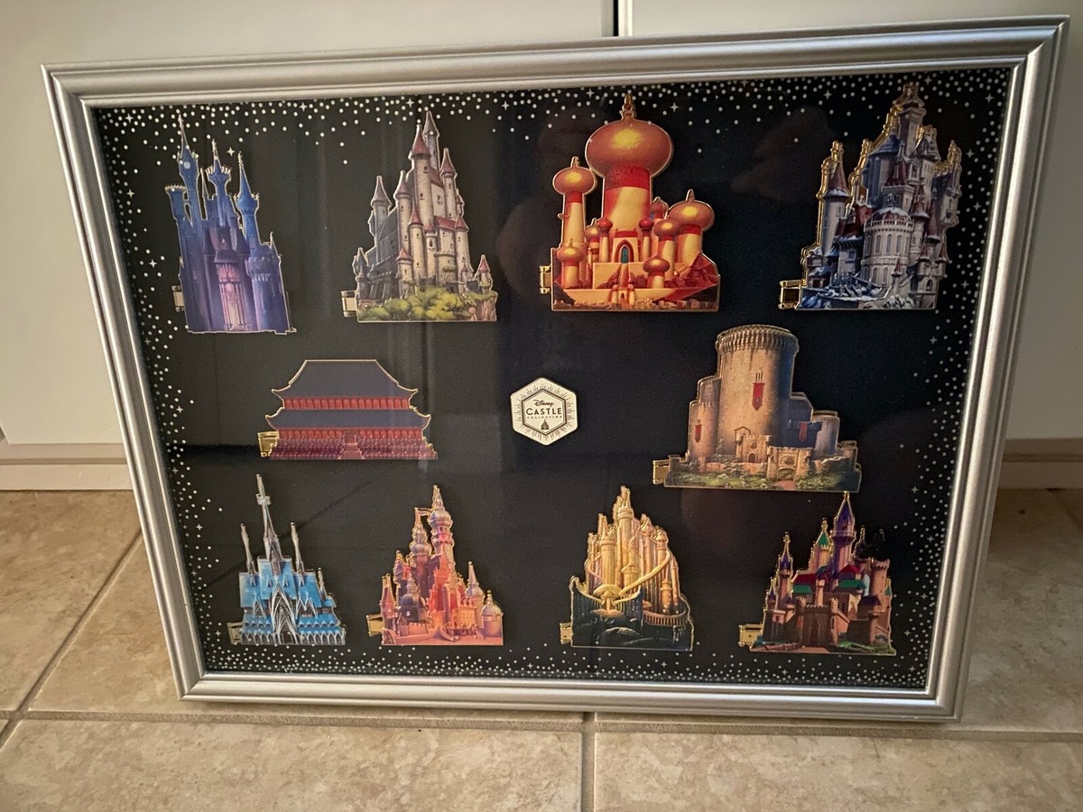 DISNEY CASTLE COLLECTION 10 PINS/COLLECTOR DISPLAY CASE +