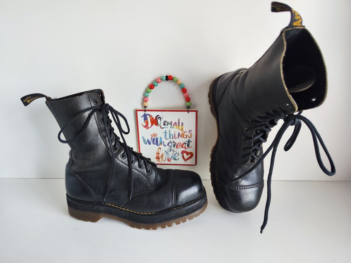 Dr Martens 1940 10 eye Vintage England platform metal toe boots