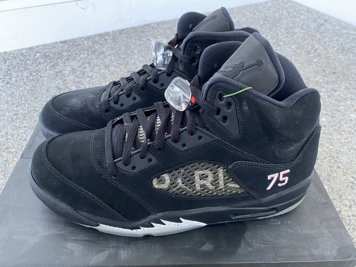Size 10.5 - Paris Saint-Germain x Air Jordan 5 Retro Black