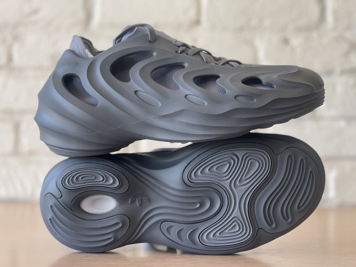 adidas adiFOM Q Yeezy Foam Runner Carbon Gray Men Sz 8.5 / Women