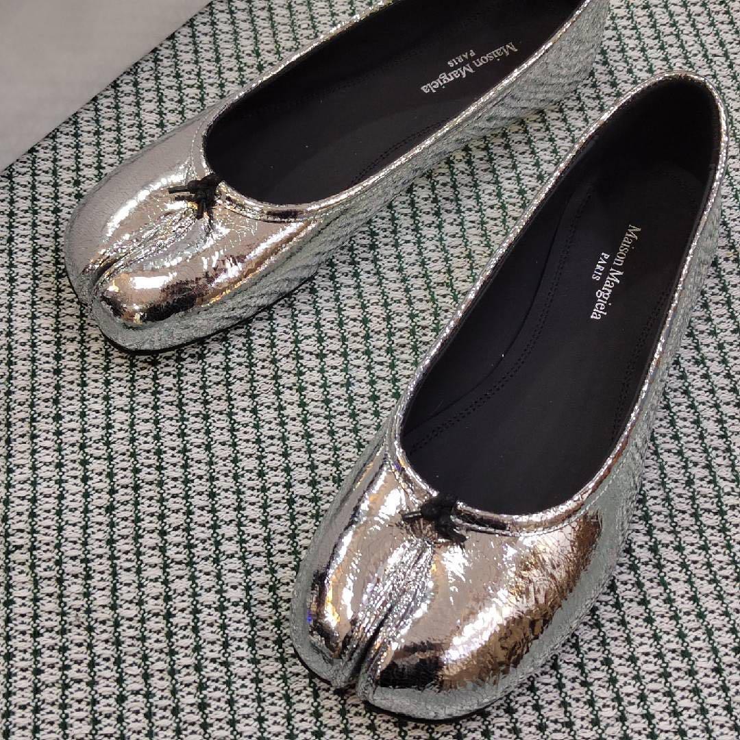 Maison Margiela 22 Silver Tabi Ballet Flats Broken Mirror Women's