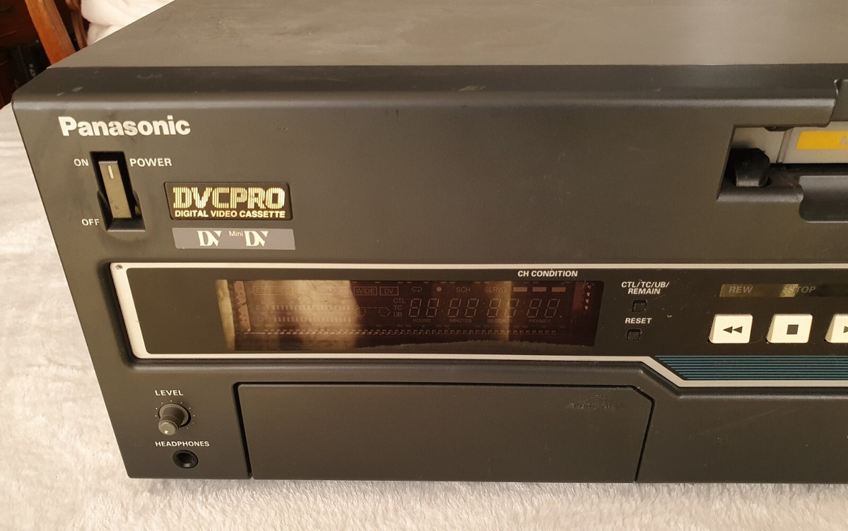 Panasonic DVC PRO AJ-D455E DV mini digital video cassette recorder