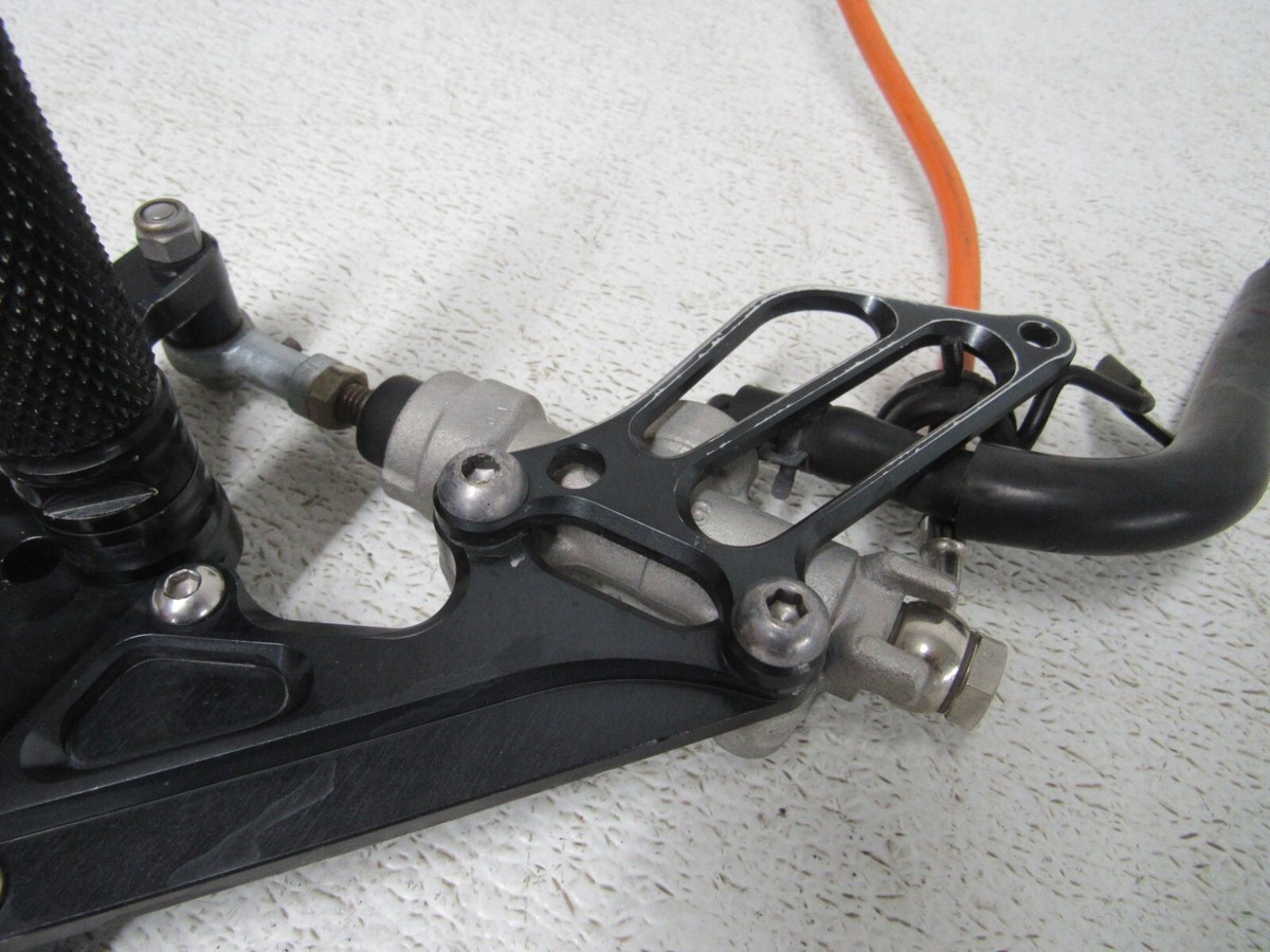 06 07 KAWASAKI ZX10R ZX 10 ZX10 RIGHT REAR SET BRAKE CALIPER