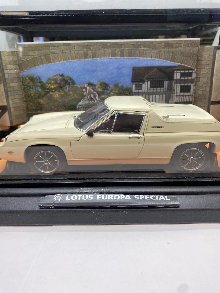 RARE 1:18 1974 LOTUS EUROPA SPECIAL, Cream /Sand-Black Interior