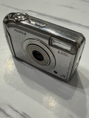 Fujifilm FinePix A Series A610 6.3 MP Digital Camera - Silver for