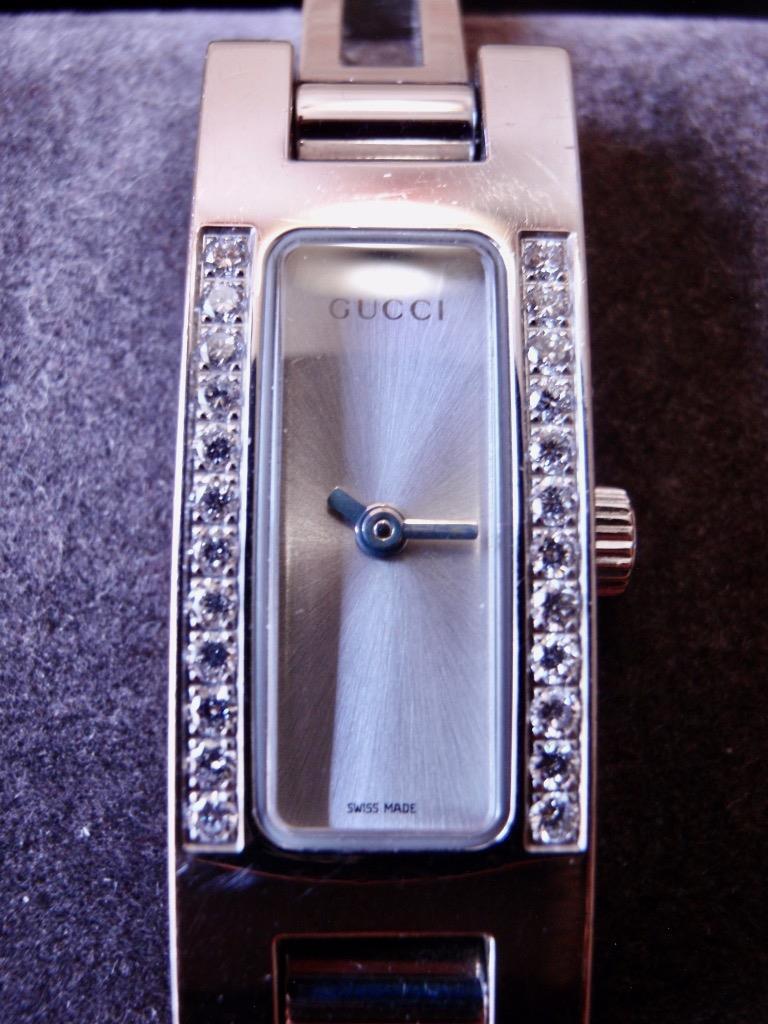 WOMEN'S GUCCI 3900L SWISS MADE SILVER DIAL DIAMOND & STAINLESS