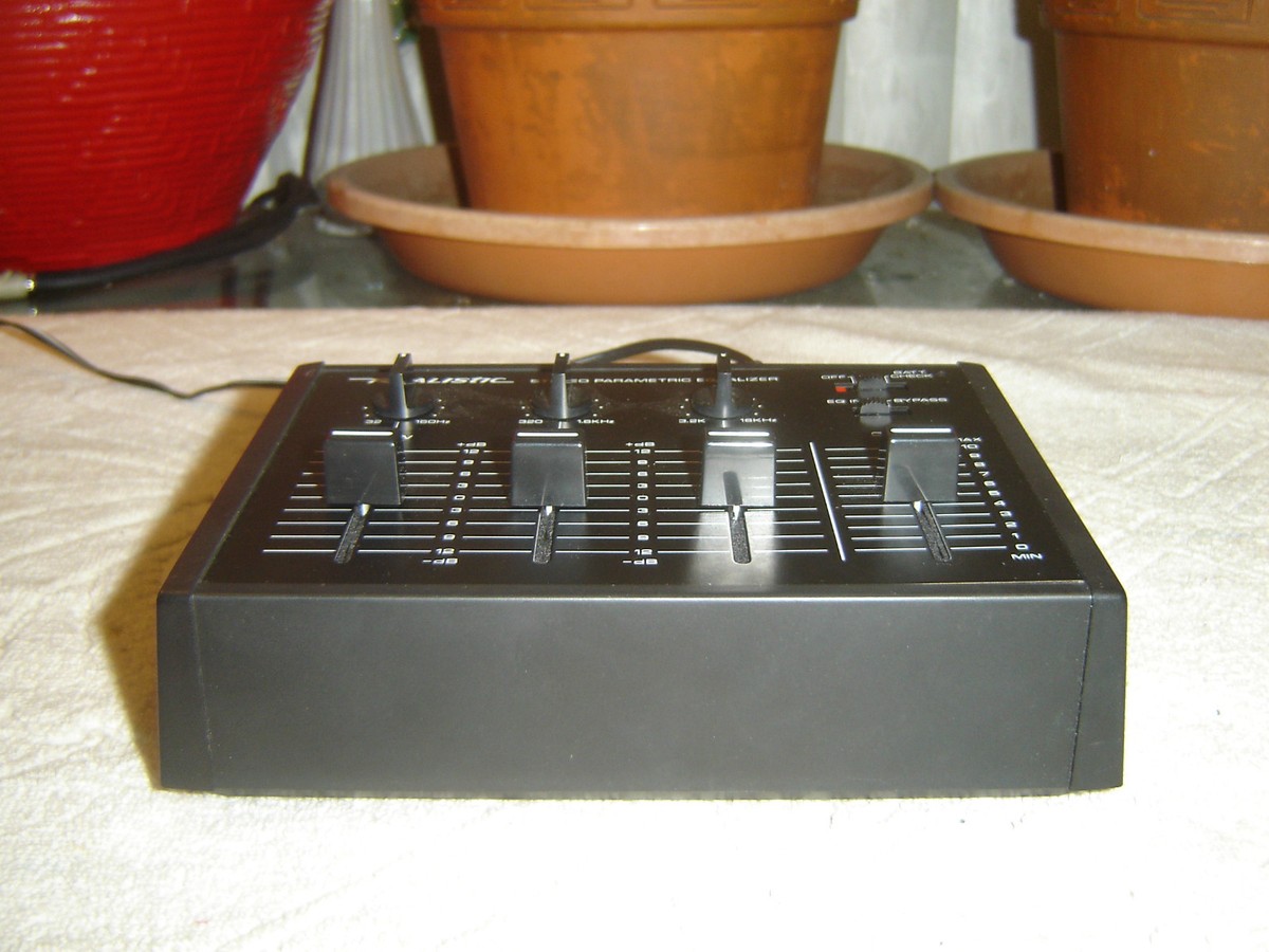 Realistic 32-1106, Stereo Parametric Equalizer, 3 Band Eq, Vintage