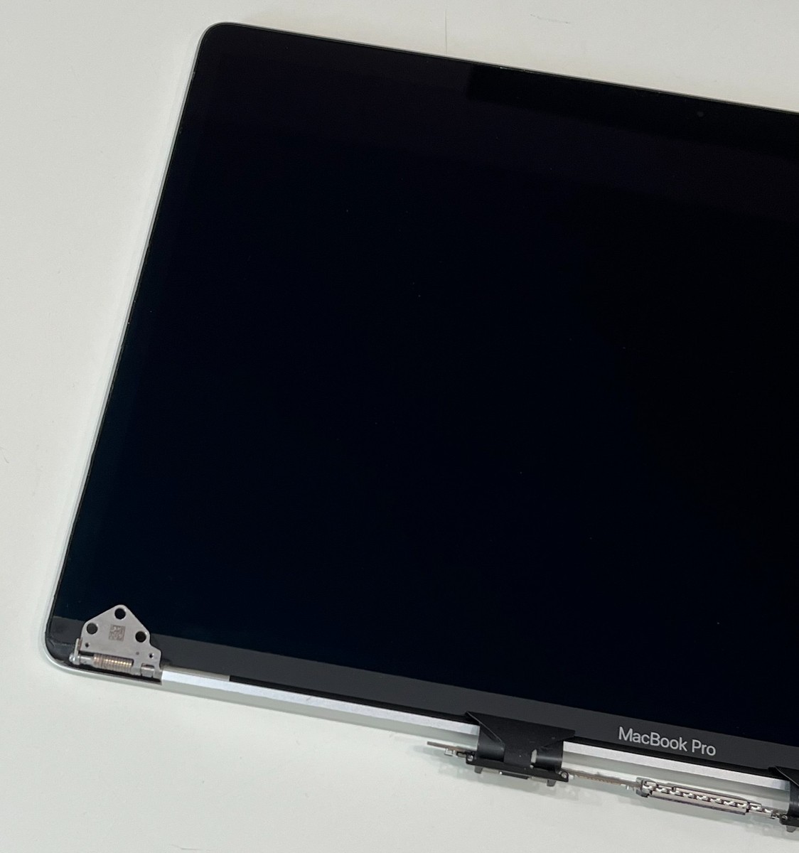 Apple MacBook Pro 15 A1990 2019 LCD Display Silver 661-10356