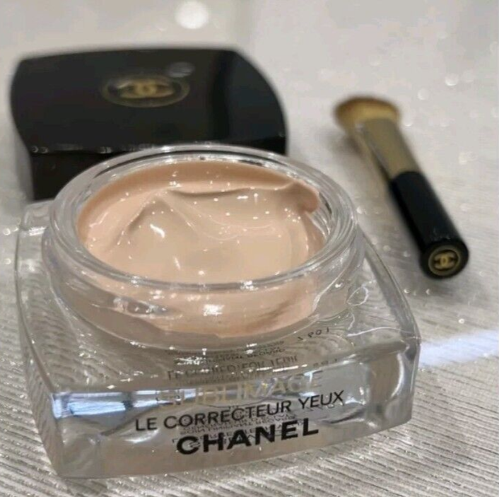 Chanel Sublimage le Correcteur Yeux Radiance-Generating Concealing