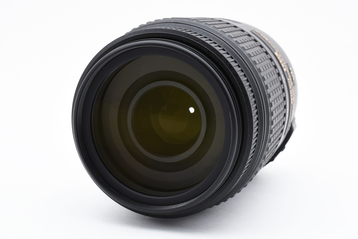 Nikon DX AF-S NIKKOR 55-300mm F/4.5-5.6 G ED VR Lens w/hood