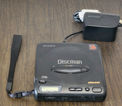 Vtg 1990 SONY DISCMAN D-11 Mega Bass Portable CD Player W/ Power