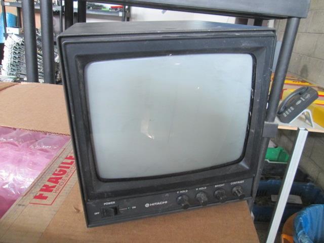 Hitachi VM-920U Video Monitor 9